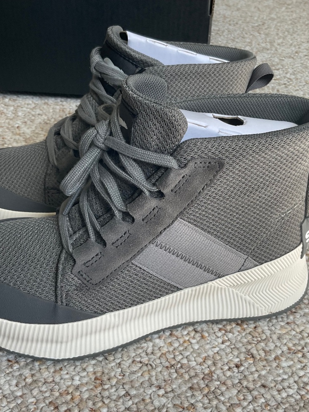 SOREL Out N About III Mid Waterproof Sneaker Boots Gray Quarry Sea Salt Size 7.5